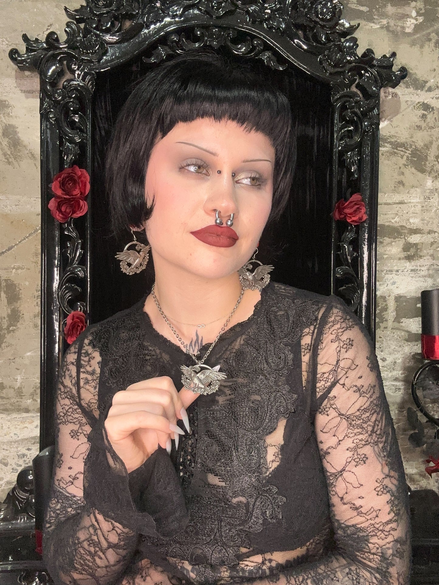 A MURDER IN THE ROSES - Mother of Hades NIGHT GARDEN Necklac