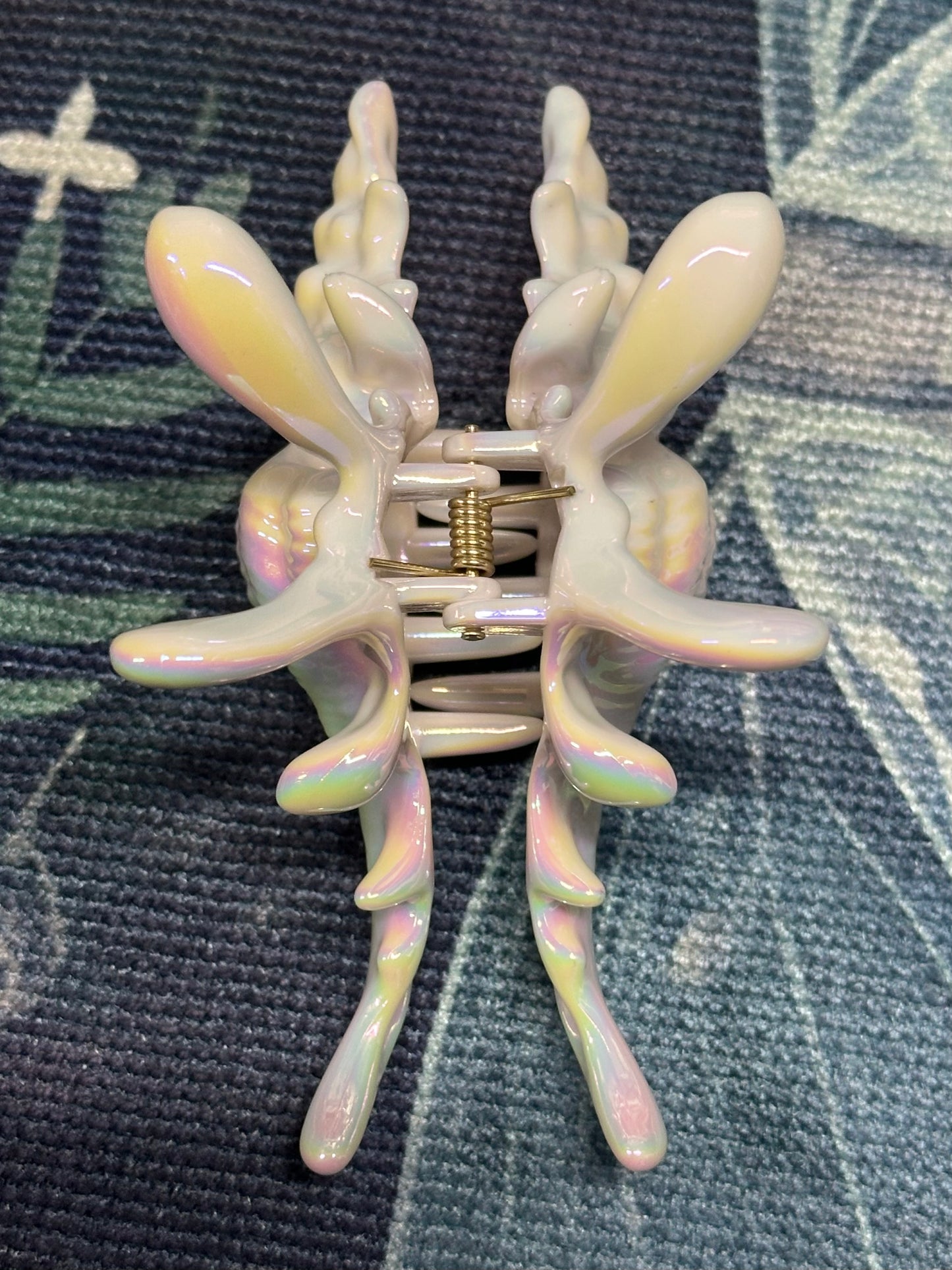 SHELLY - Iridescent Shell Hair Clip