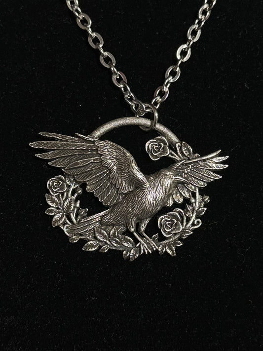 A MURDER IN THE ROSES - Mother of Hades NIGHT GARDEN Necklac