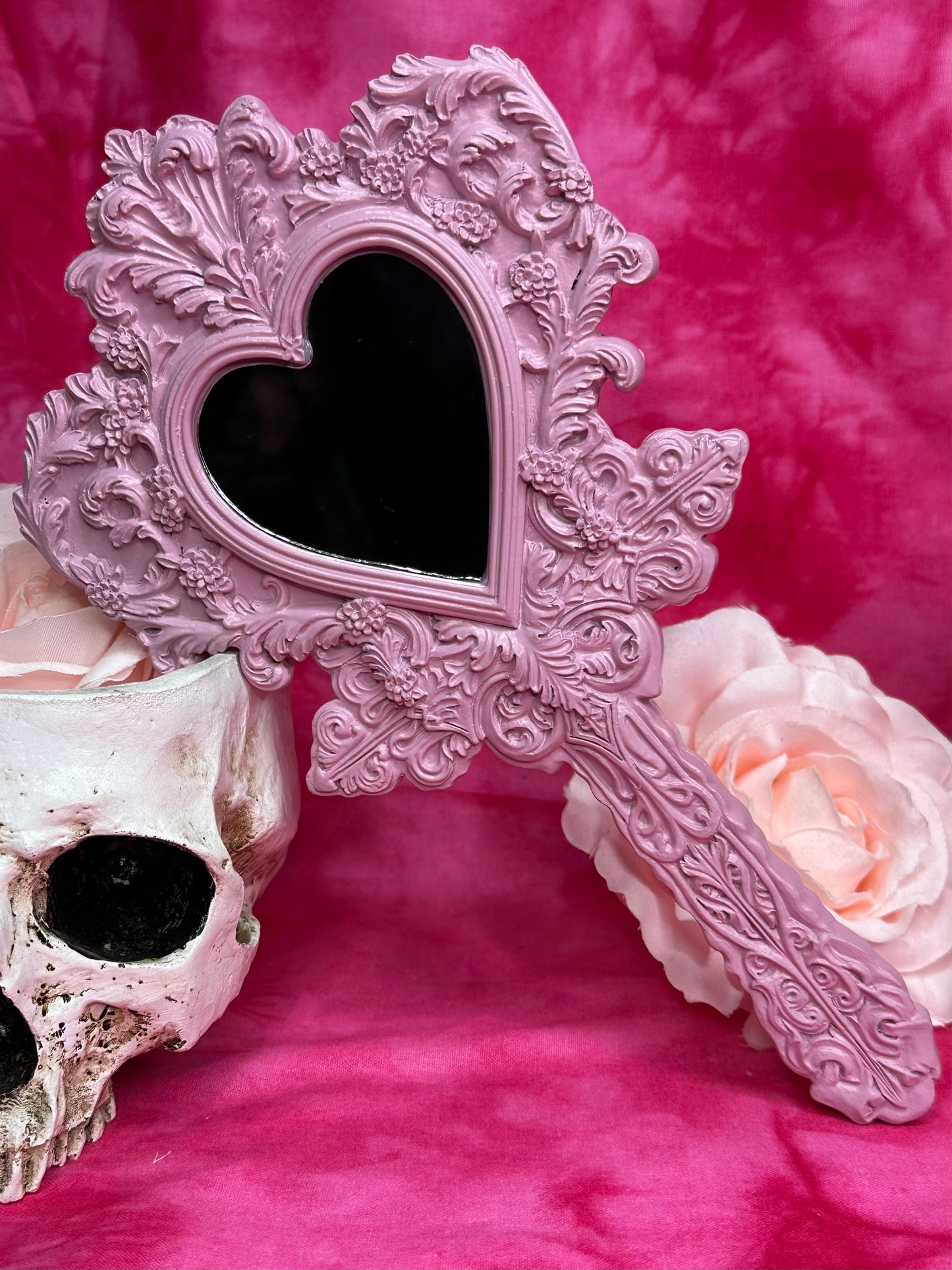 VANITY ROSA ROUGE - Heart Shaped Mirror and Heart Shaped Box