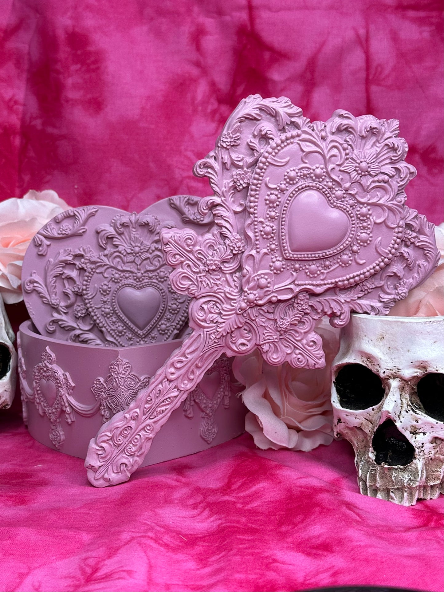 VANITY ROSA ROUGE - Heart Shaped Mirror and Heart Shaped Box