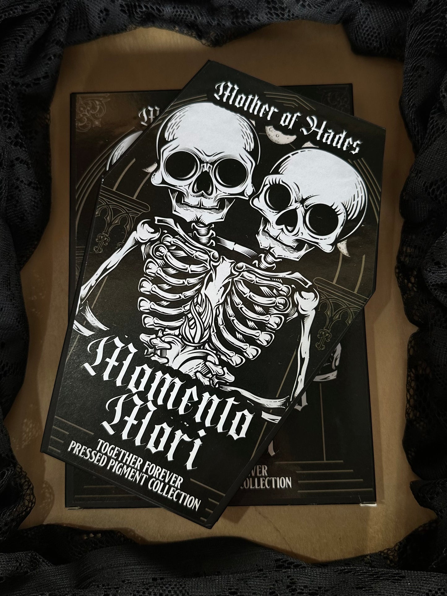 TOGETHER FOREVER- Momento Mori Coffin eyeshadow palette
