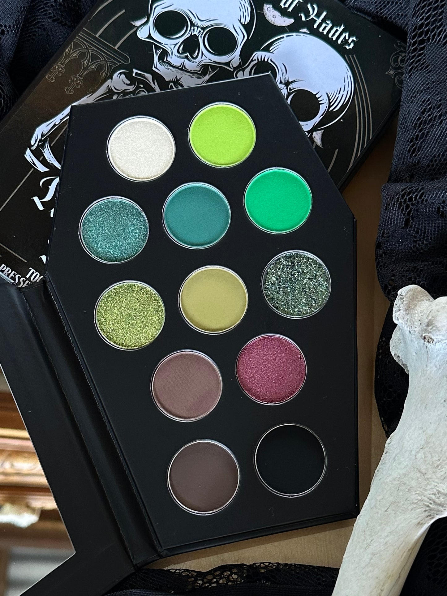TOGETHER FOREVER- Momento Mori Coffin eyeshadow palette
