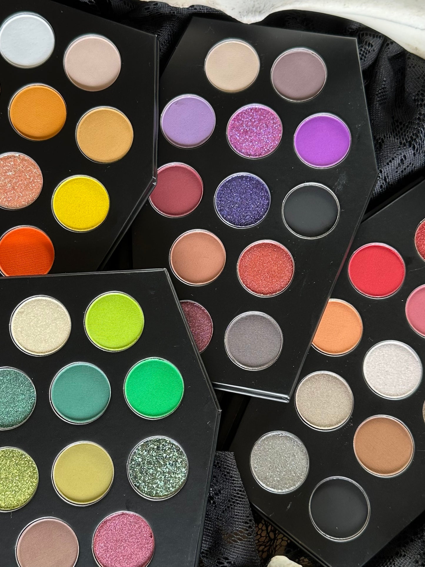 TOGETHER FOREVER- Momento Mori Coffin eyeshadow palette