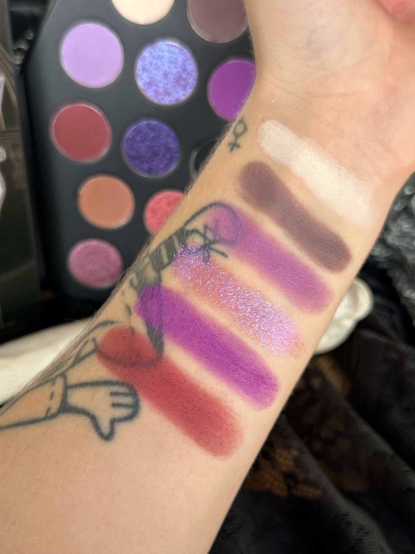 MOON GODDESS - Momento Mori Coffin eyeshadow palette