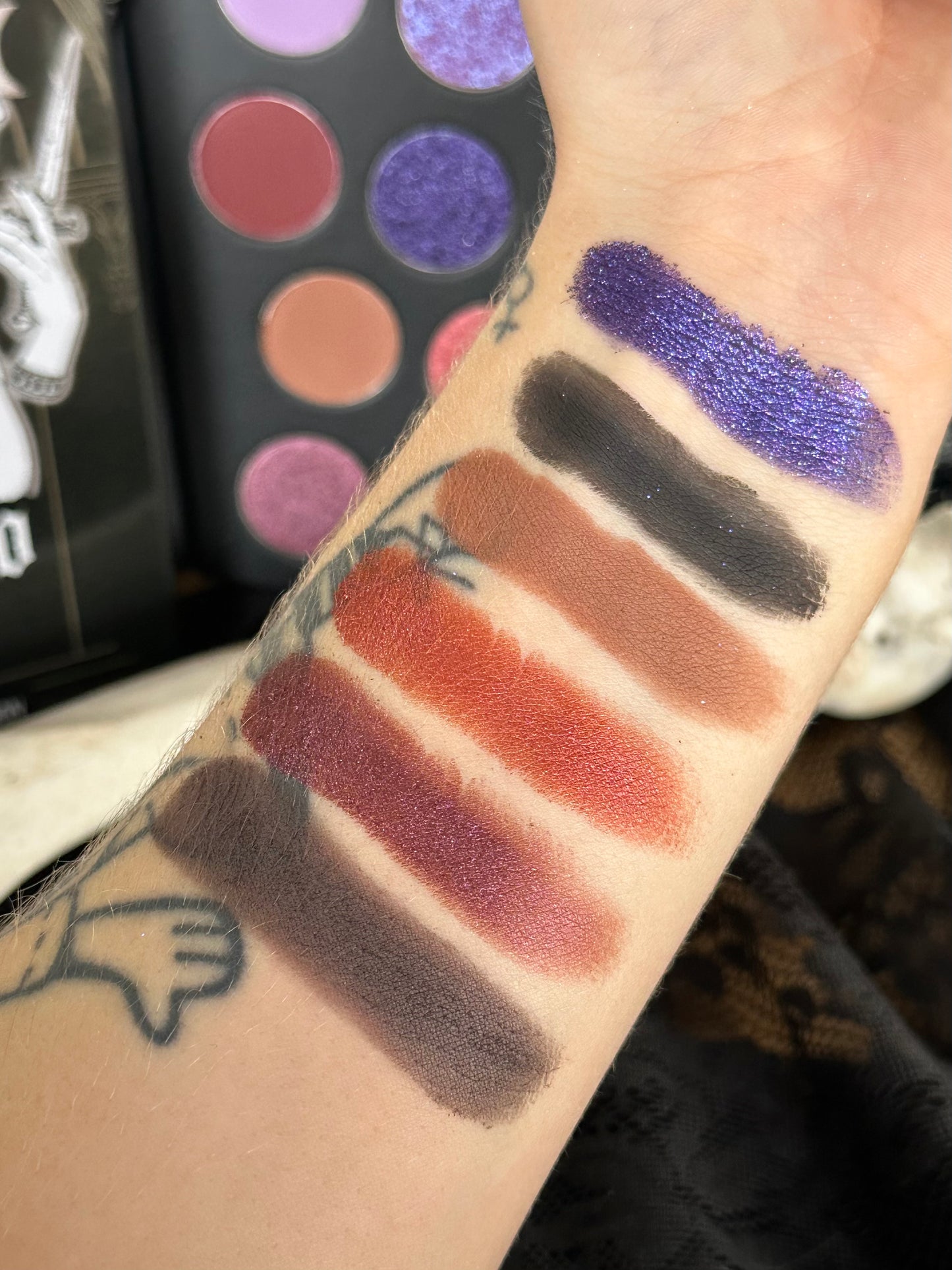 MOON GODDESS - Momento Mori Coffin eyeshadow palette