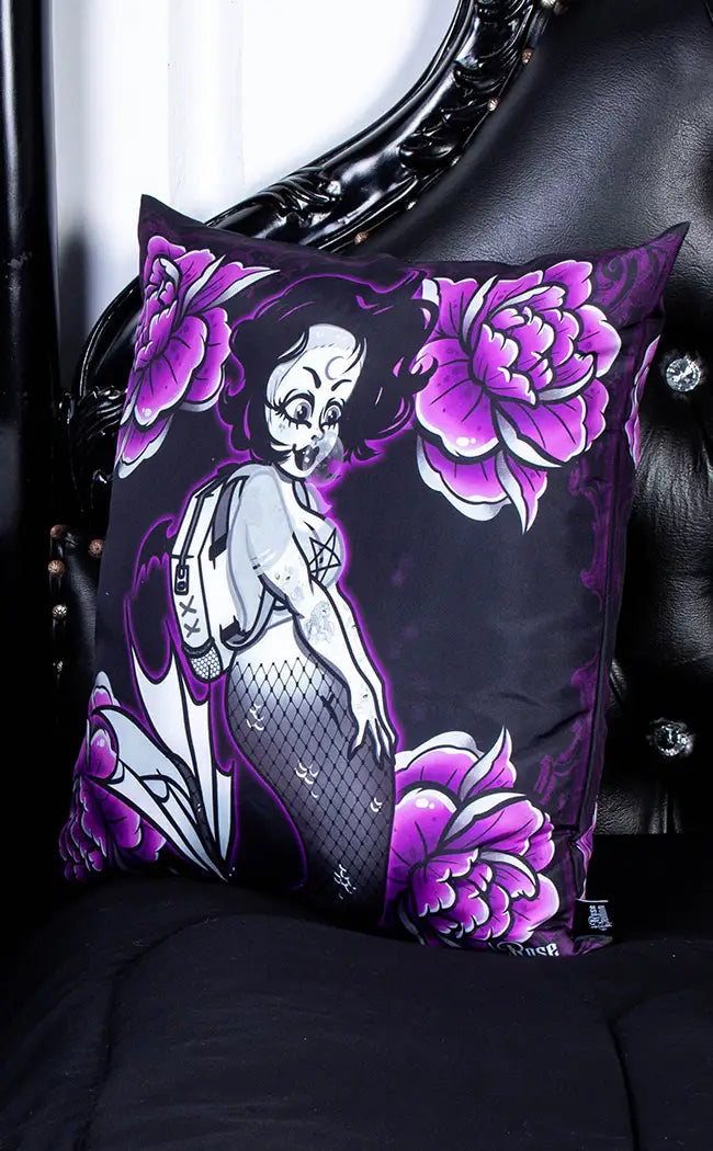 VIOLET SPOOKY SIREN - Cushion Cover