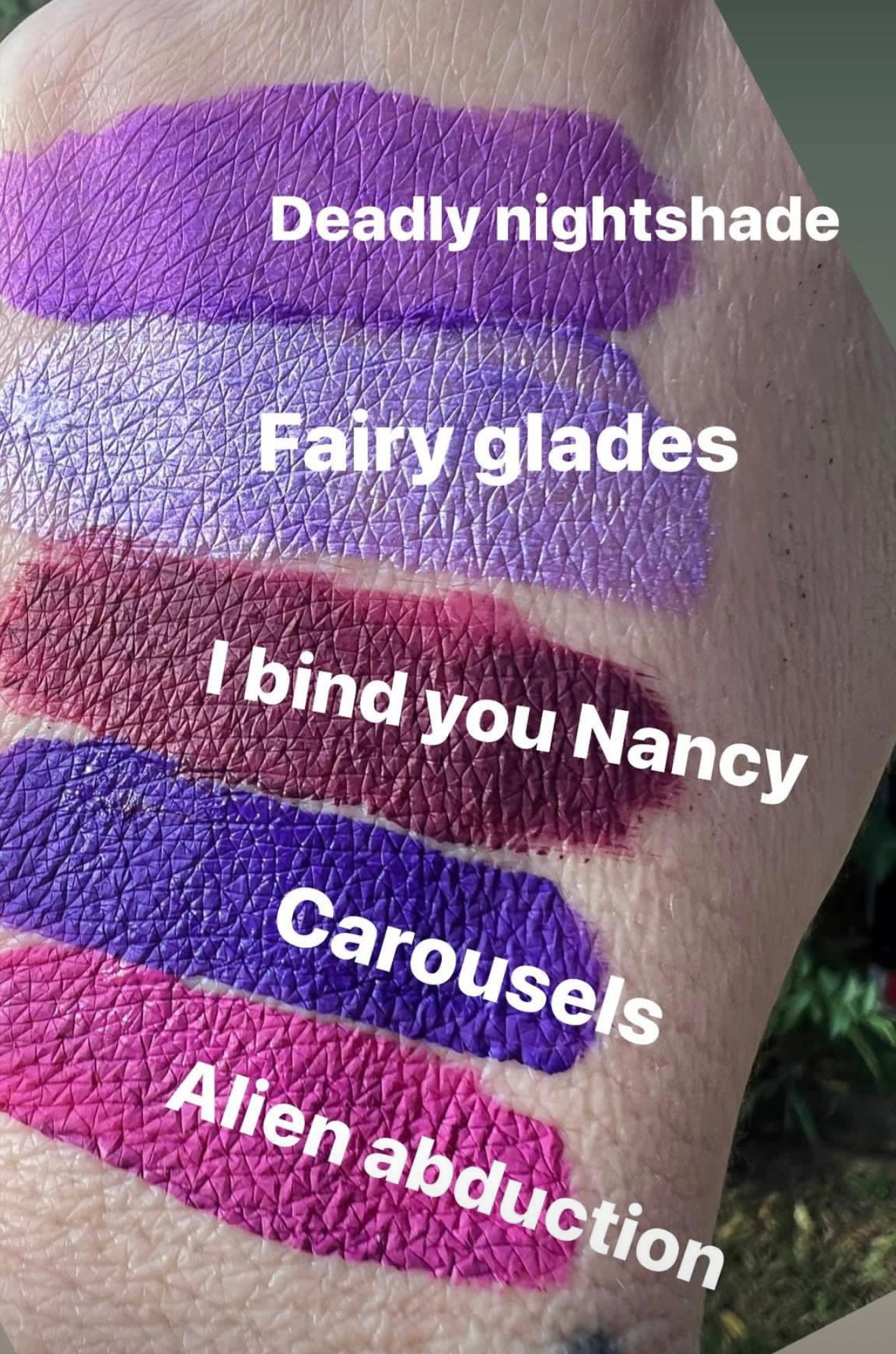 CAROUSELS - Liquid Velvet Lipstick