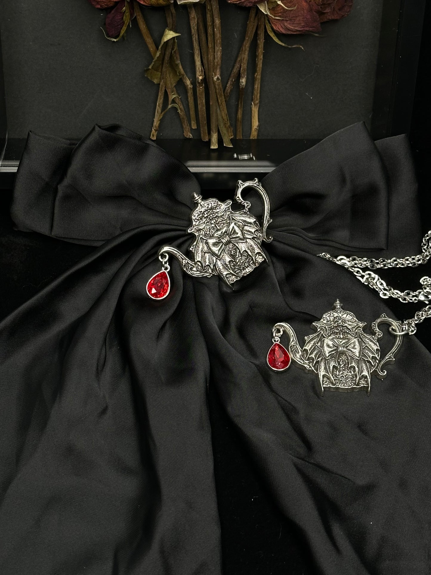 TEA PARTY - Mother of Hades Romantacy Bow & Brooch