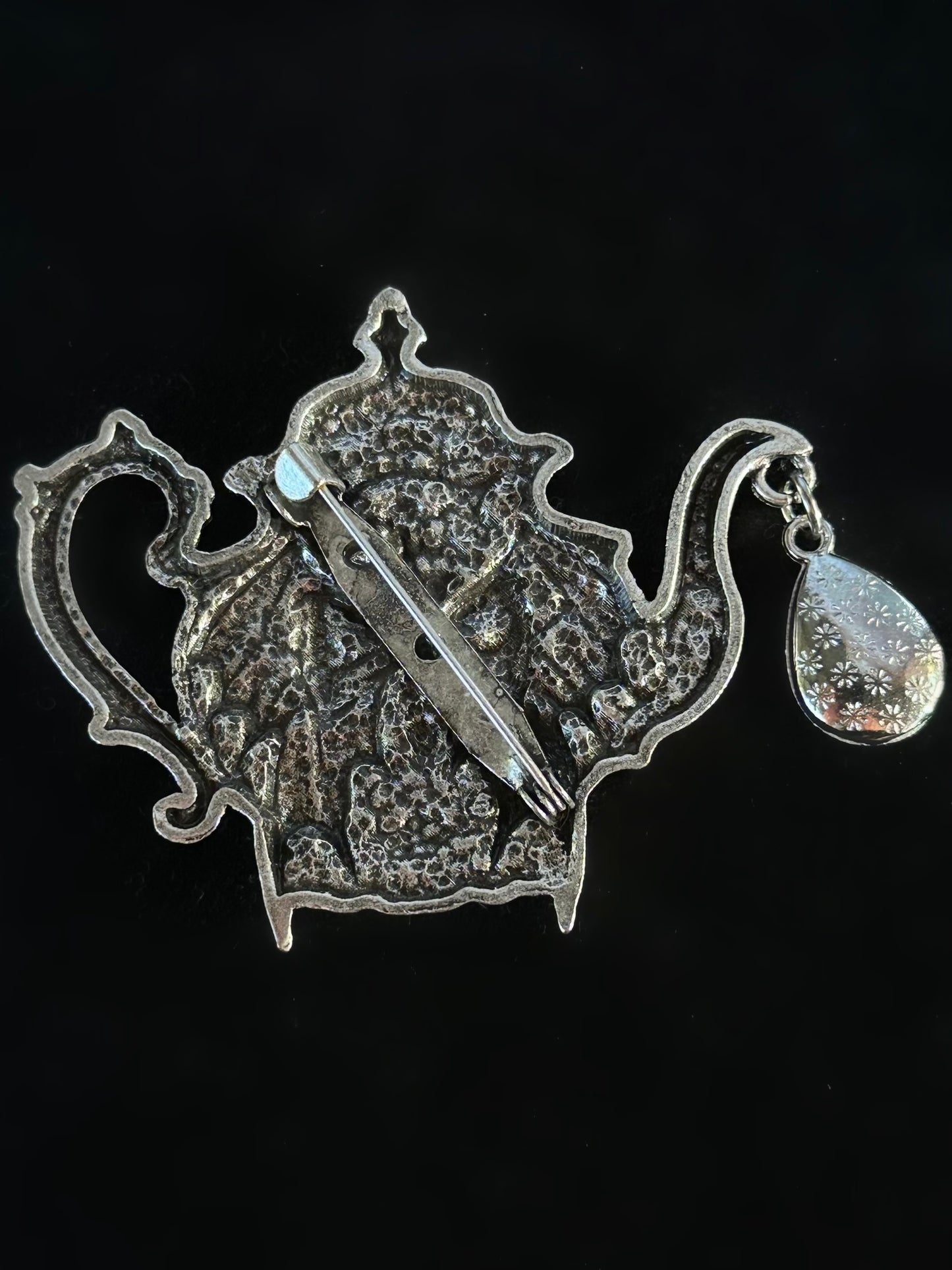 TEA PARTY - Mother of Hades Romantacy Bow & Brooch