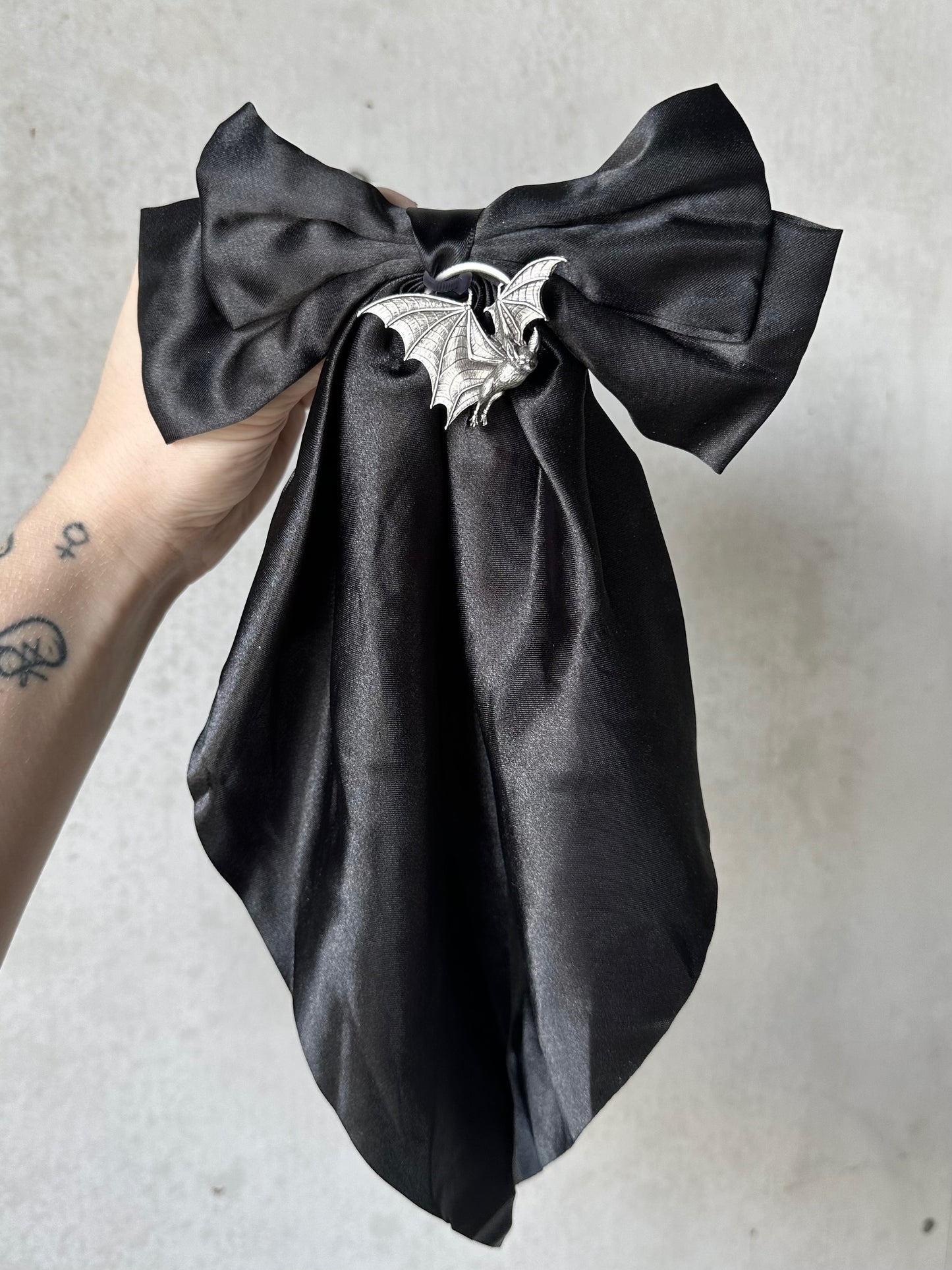 SCREECHERS OF THE NIGHT -  Mother of Hades NIGHT GARDEN Hair Bow