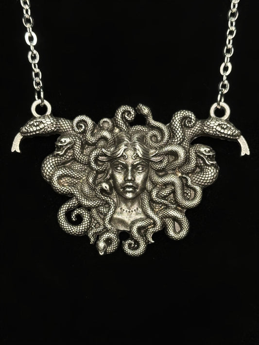 MEDUSA - Mother of Hades X Vampire Freaks pt. ii Cast Necklace