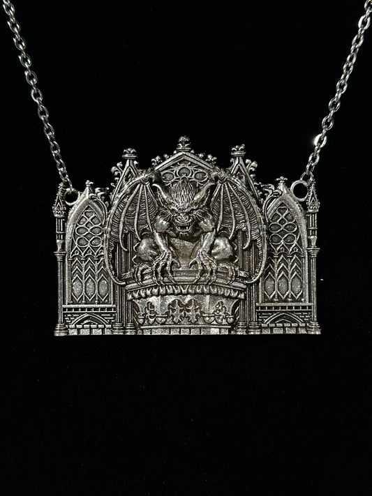 NOTRE DAME - Mother of Hades X vampire freaks Cast Necklace