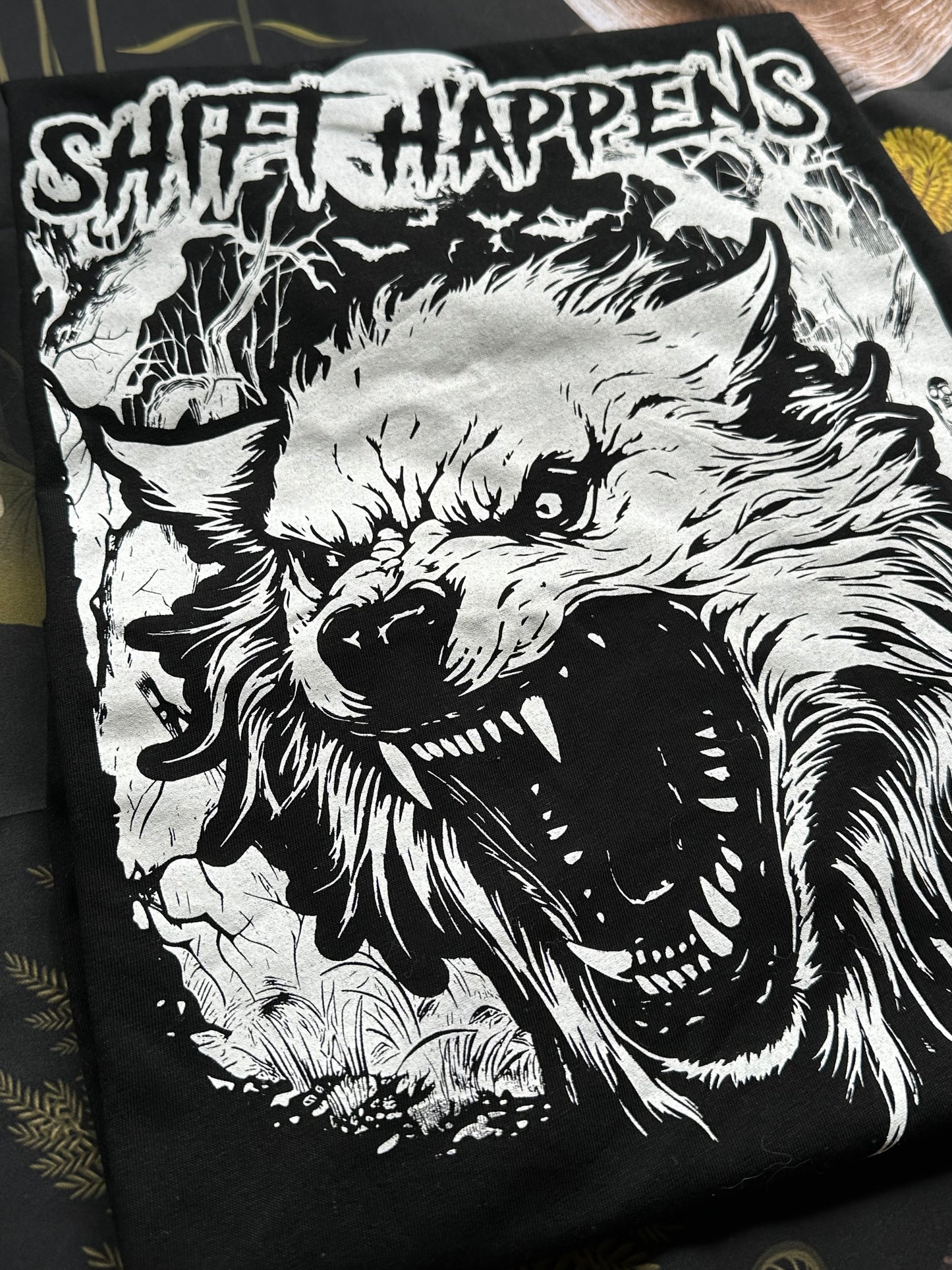 SHIFT HAPPENS - WEREWOLF Horror T-Shirt