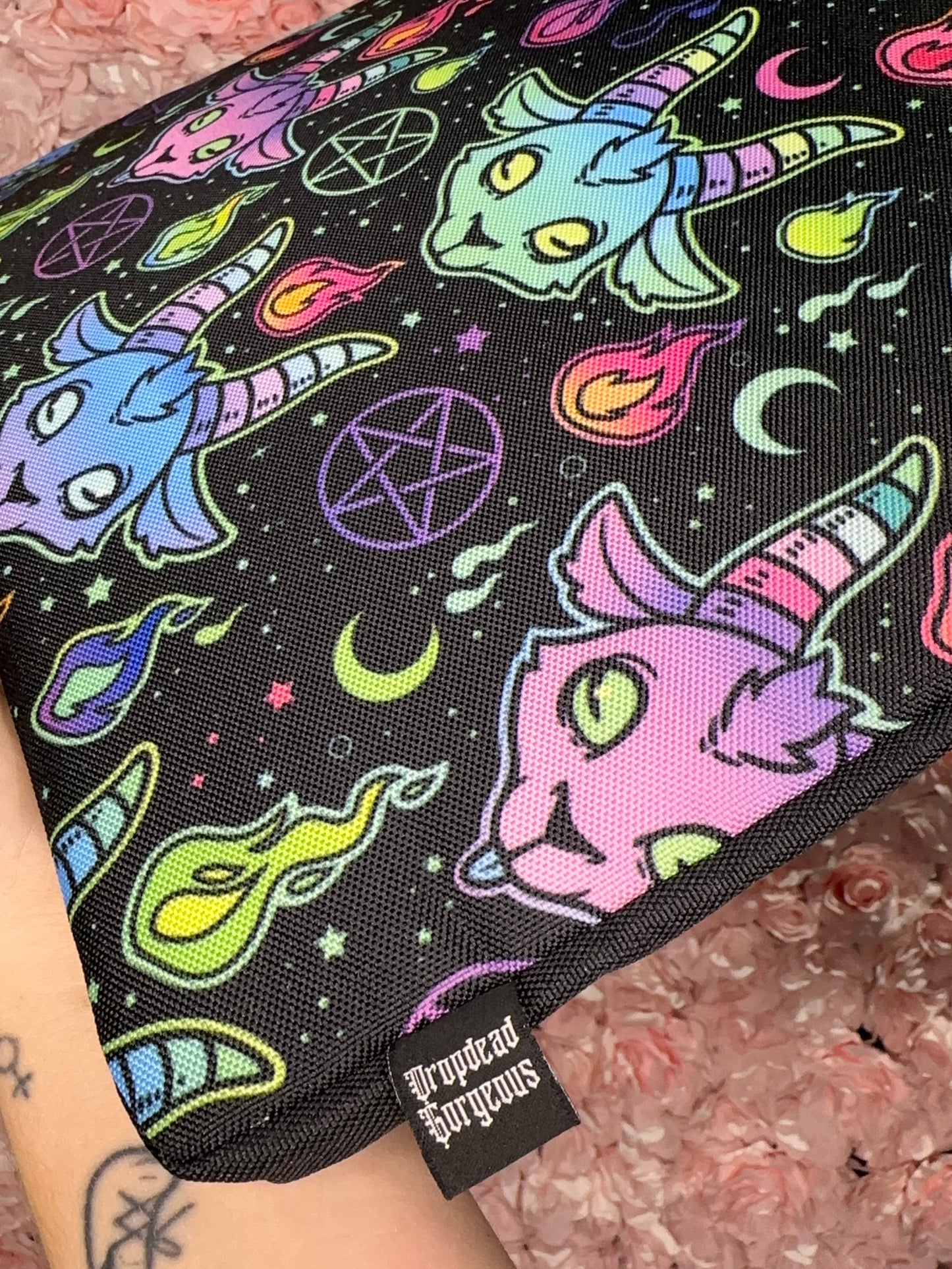 SCREAMIN’ DEMON - canvas laptop / tech case