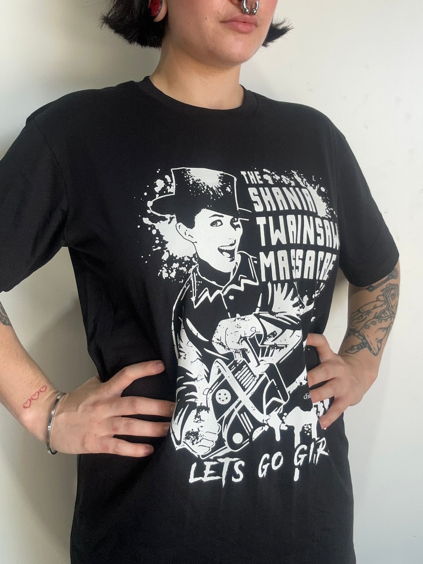 SHANIA TWAINSAW MASSACRE - Horror T-Shirt
