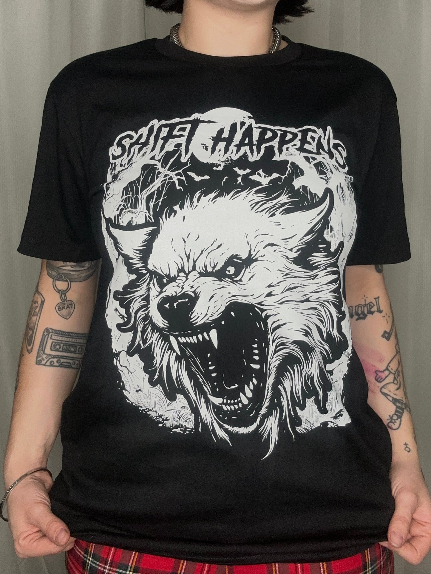 SHIFT HAPPENS - WEREWOLF Horror T-Shirt