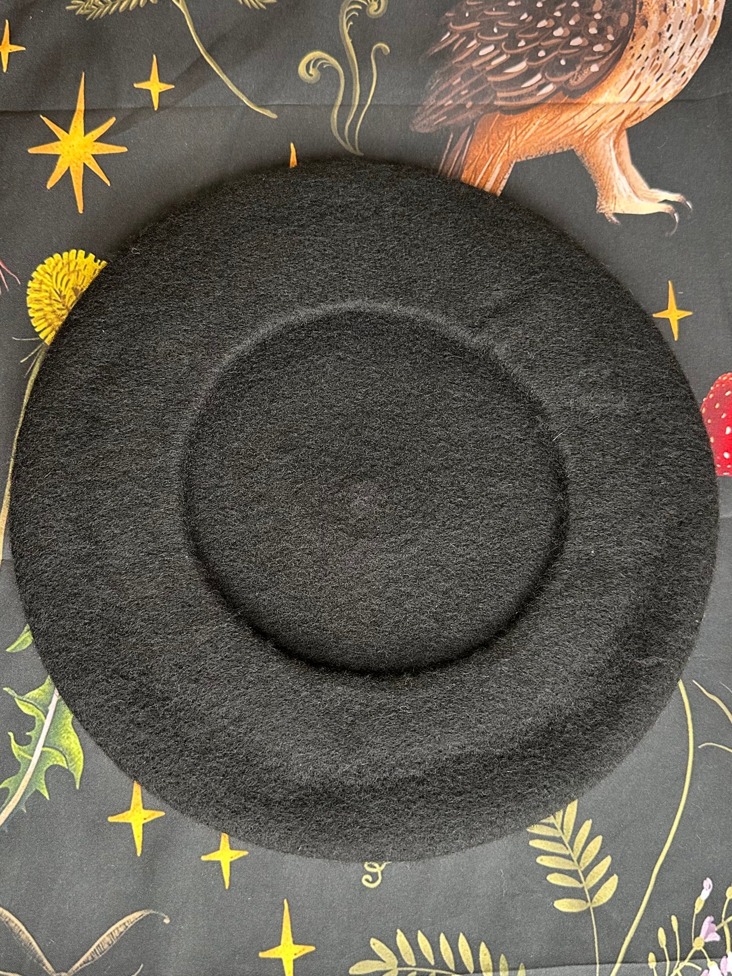 FROLIC AROUND BERET - Ray of Sunshine Black Beret