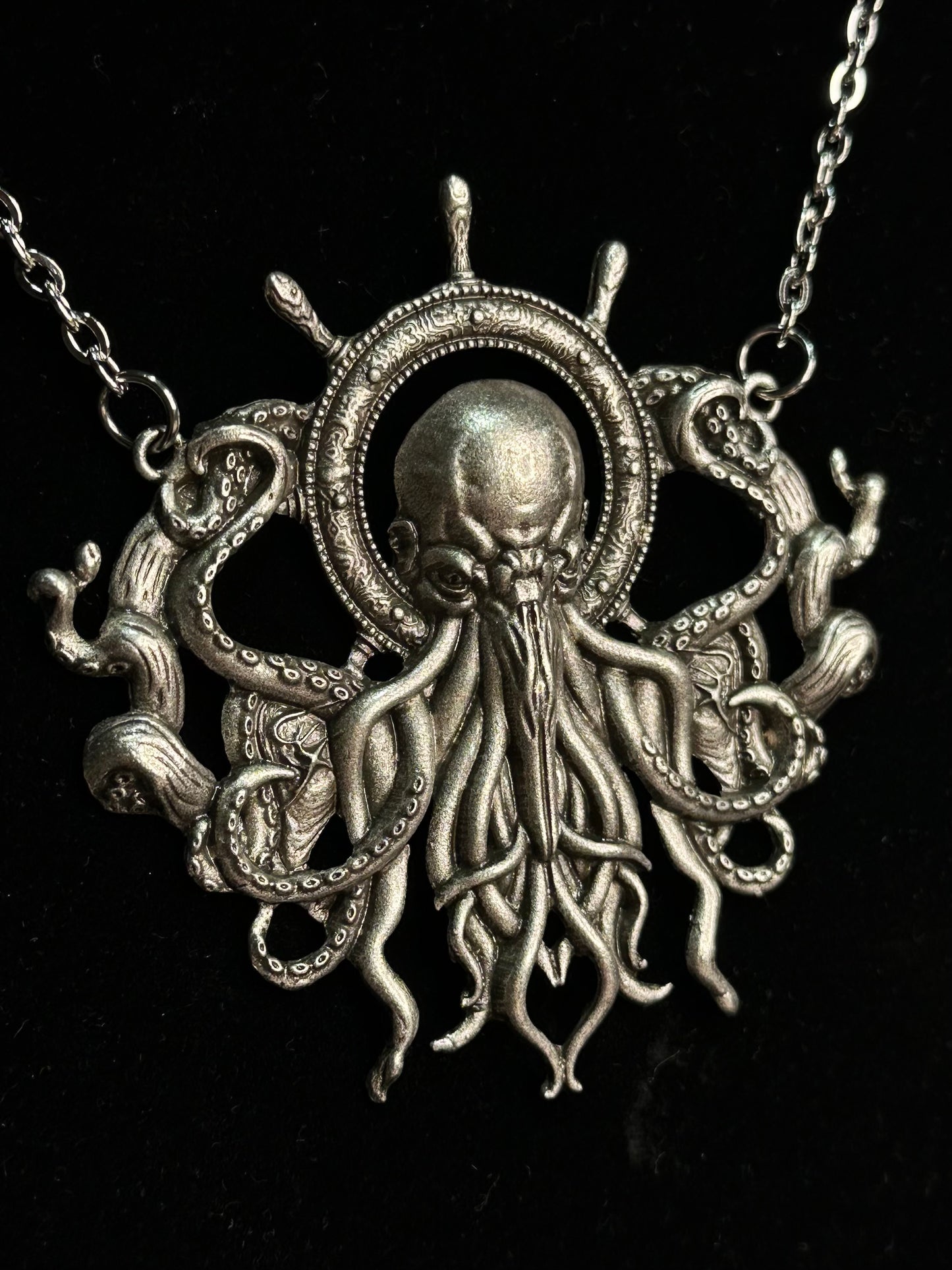 WHAT'S KRAKEN -  Mother of Hades cthutlhu Necklace