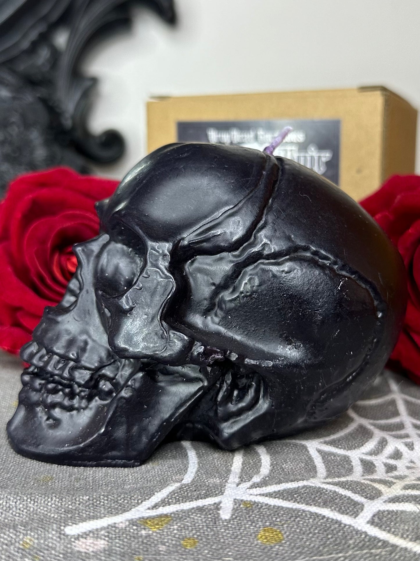 Chateau Noir Skull Candle