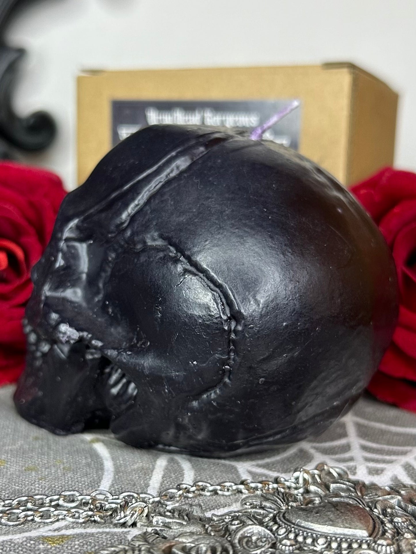 Chateau Noir Skull Candle