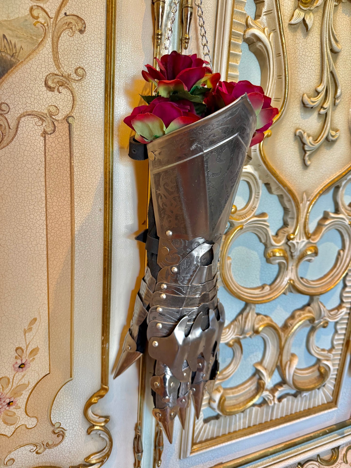 PRE SALE GAUNTLET - dry wall vase